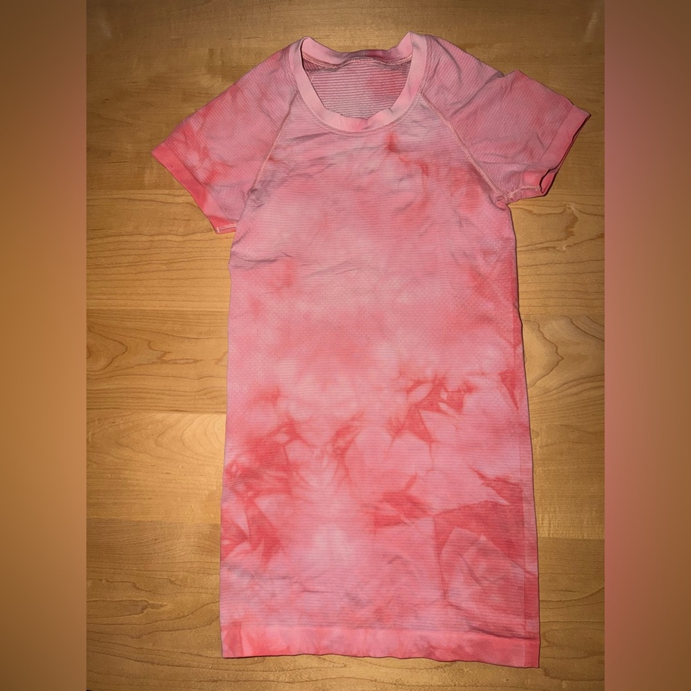 Raspberry Tie Dye Lululemon Swiftly Tech Short Sleeve Shirt